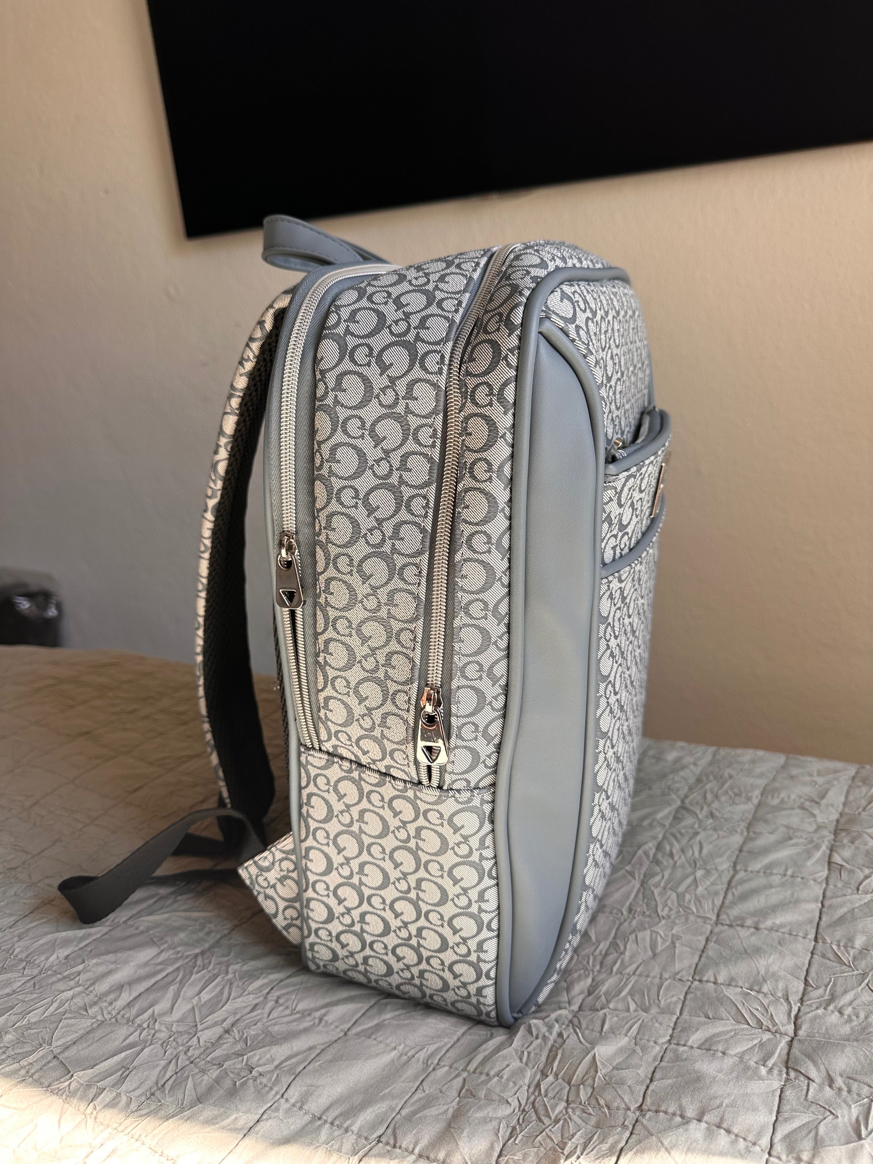 Рюкзак брендовий Guess.