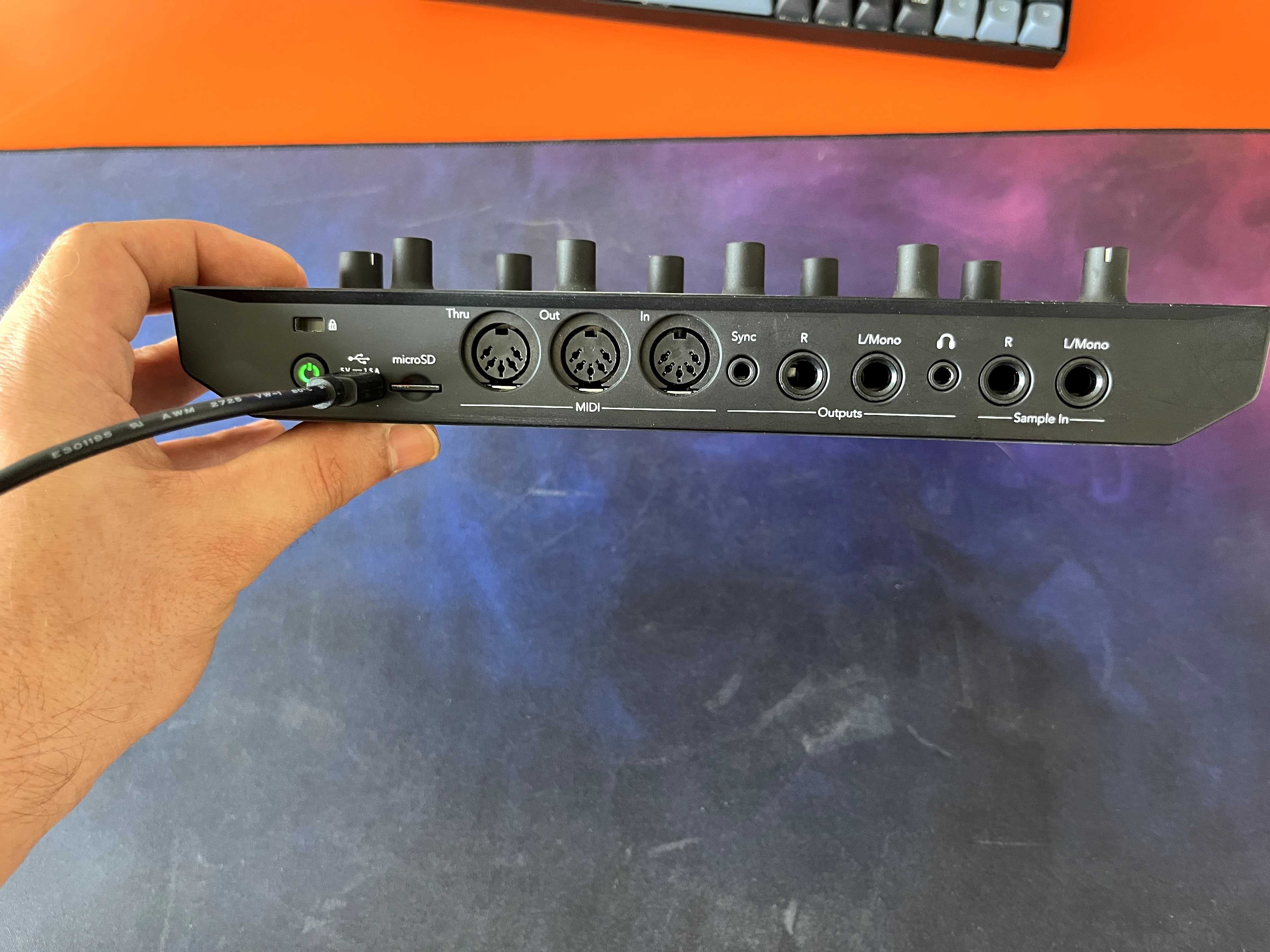 Novation Circuit Rhythm - Como Nova + Cartão SD - Oportunidade Única!