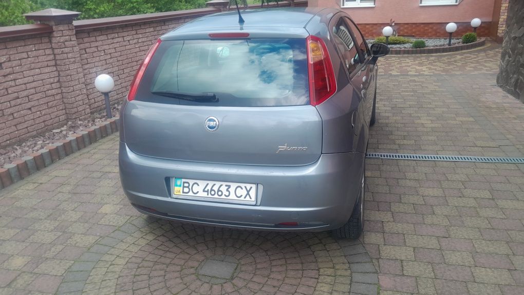 Продаж автомобіль