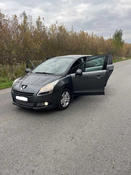 Peugeot 5008 2010рік 1,6 дизель