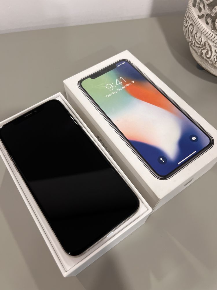 Iphone X 64G branco com capas incluidas