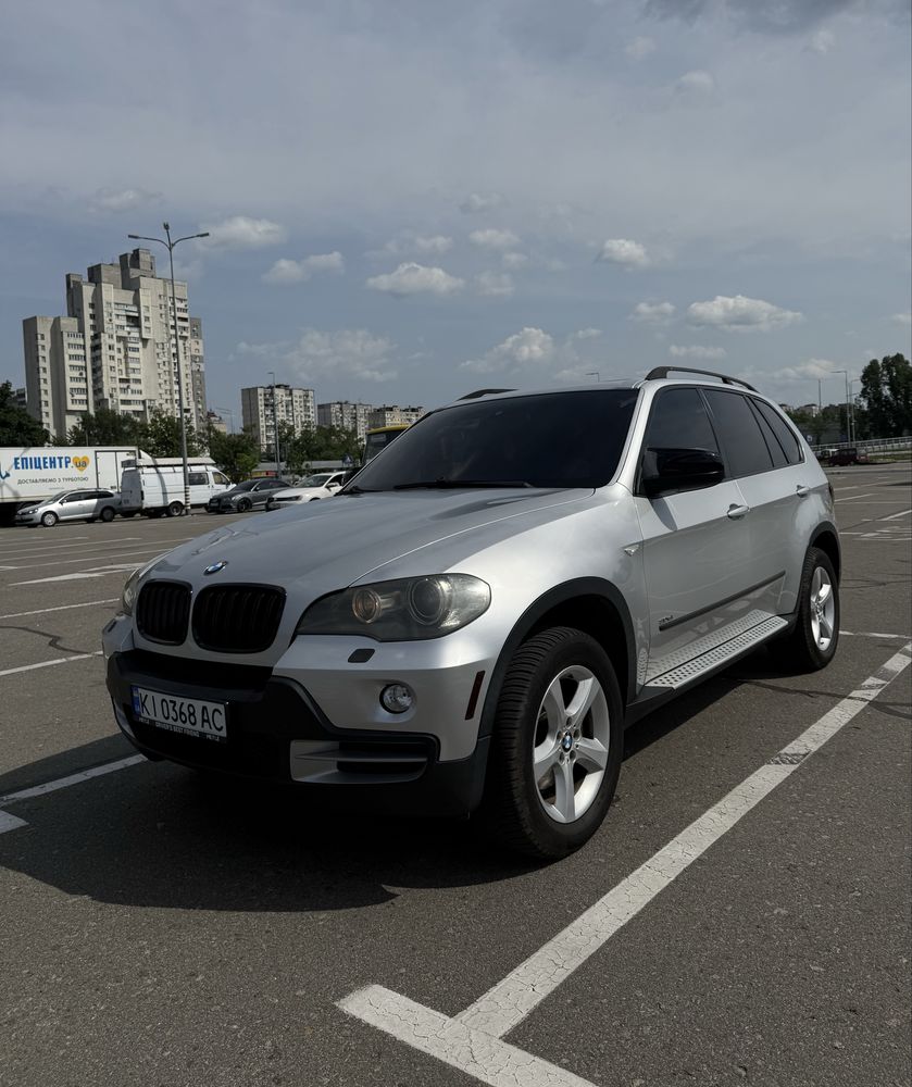 BMW X5 2008 e70.