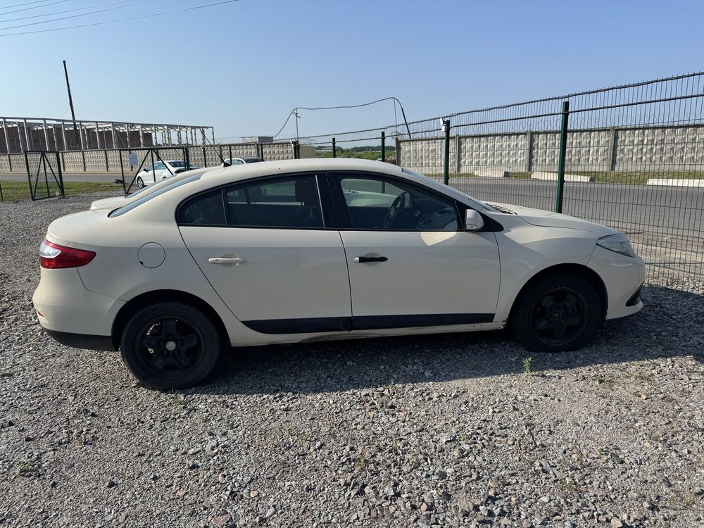 Авто Renault Fluence 2015