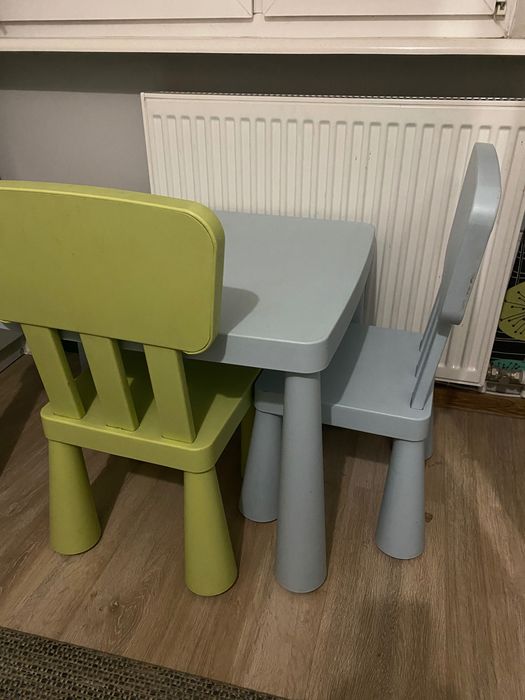 Stolik z krzeslami