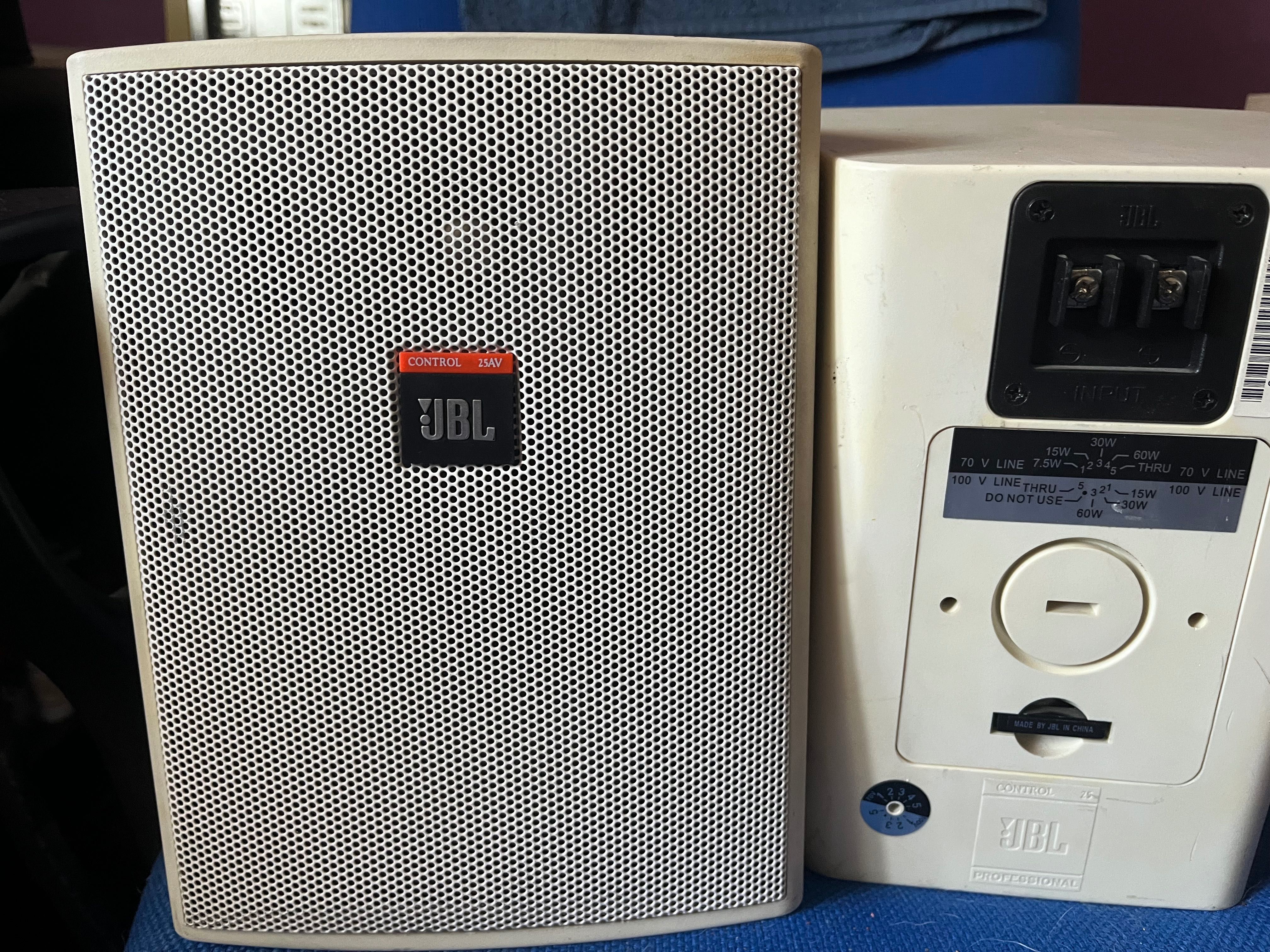 Colunas JBL control 25 profissional