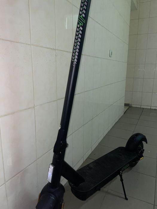 Электросамокат не дорого, ездила на нем раз 5, в отличном состоянии