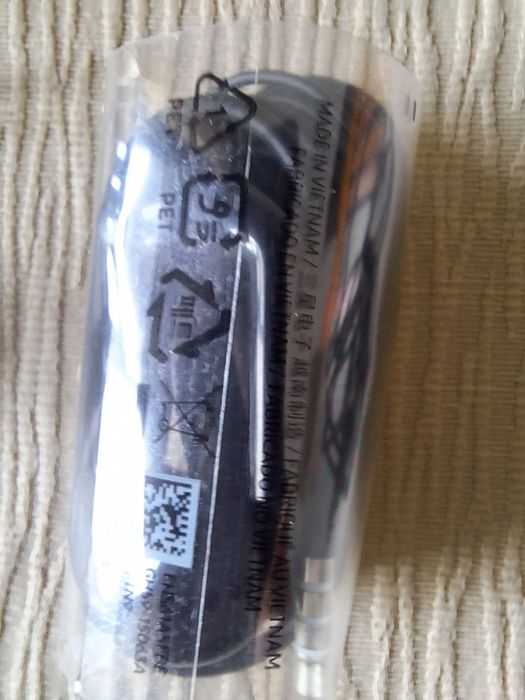 Vendo três auriculares