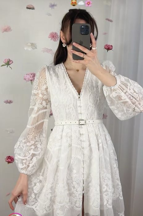 Сукня з вишивкою