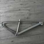 Zestaw Rama rowerowa 27.5 magnezium+amortyzator Rockshox judy