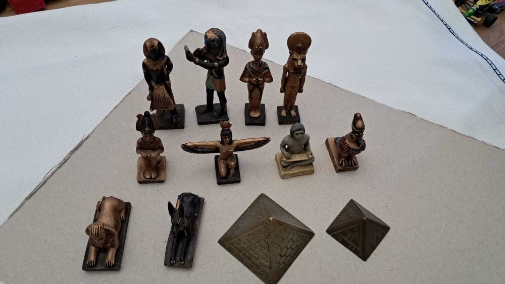 Estatuetas Egípcias Antigas - Deuses e Símbolos do Egipto (12 Peças)