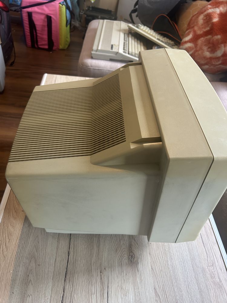 Monitor Hyundai HCM-421E super VGA
