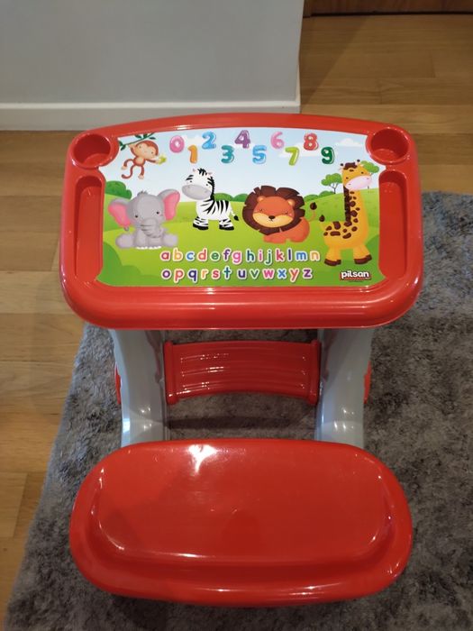 Mesa de criança como nova