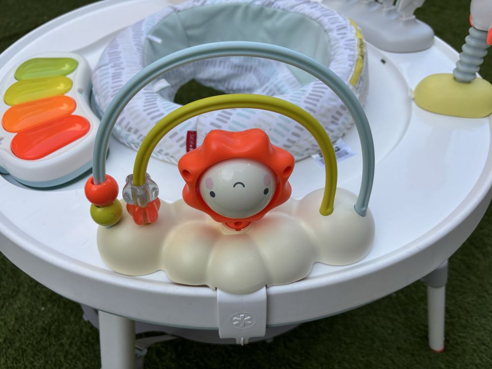 Mesa de atividades Skip Hop