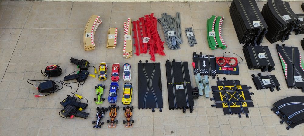 Pista SCX + Carros + material diverso