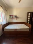 Cama dupla de jovem