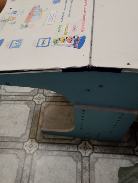 Продам парту детскую б/у