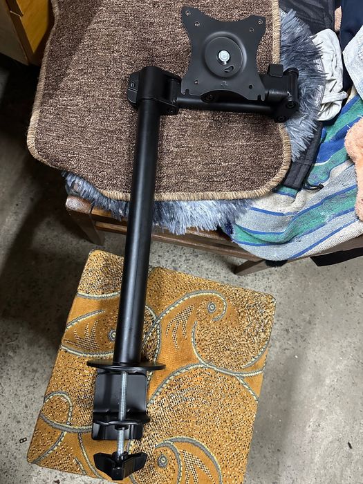 Кріплення настільне для монітора Кранштейн