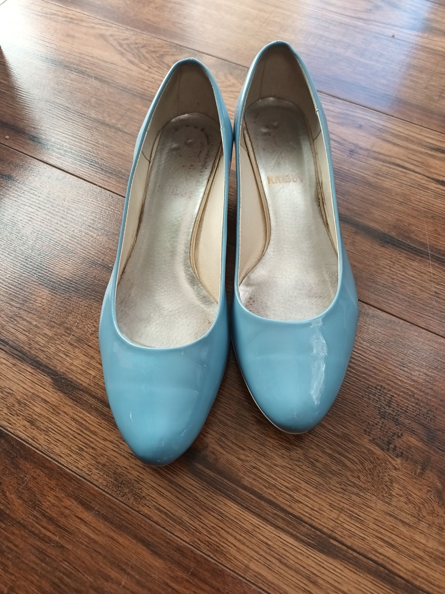 Buty na malutkim obcasiku