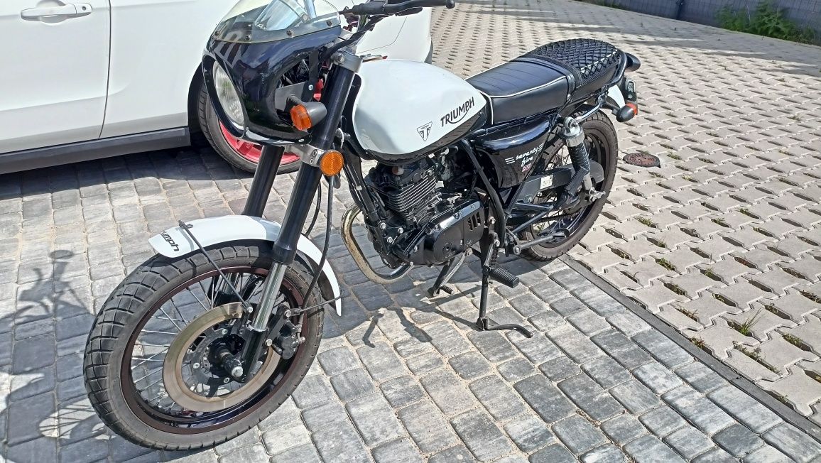 Mash 125 seventy five jak Triumph Bonneville