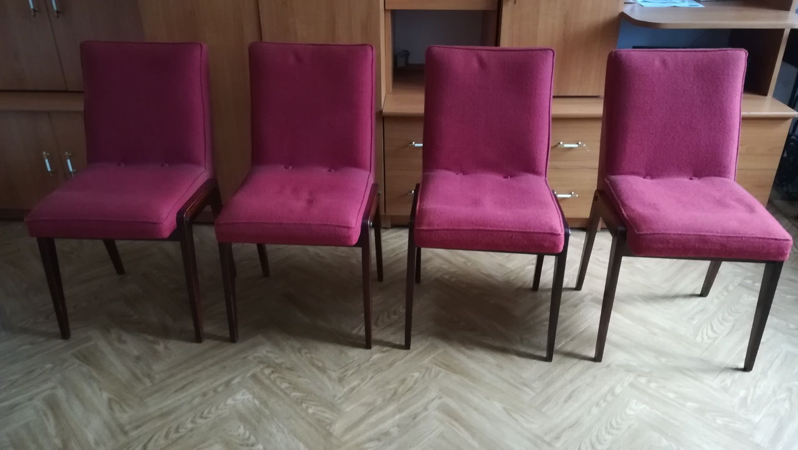 Krzesła AGA  PRL czerwona tapicerka