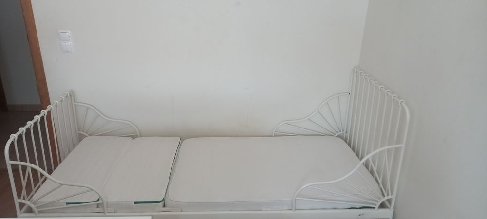 Cama extensível com estrado e colchão
