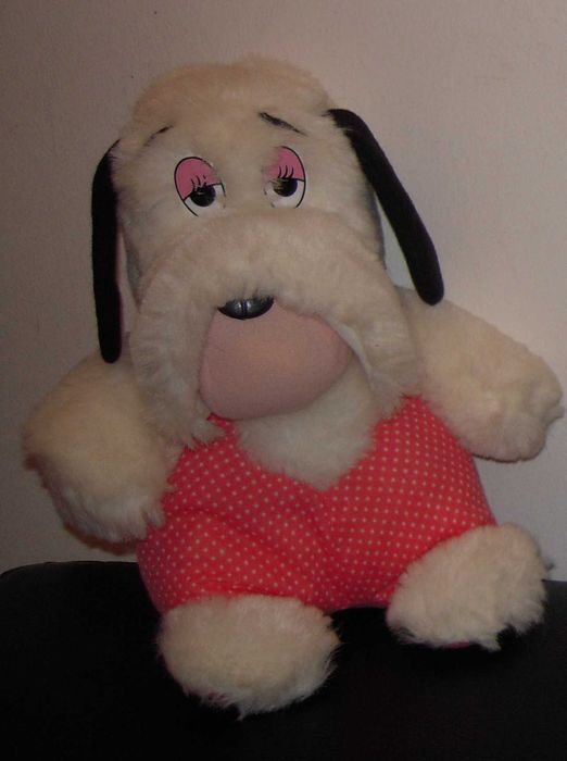 Bonecos e Peluches de várias Formas e Cores