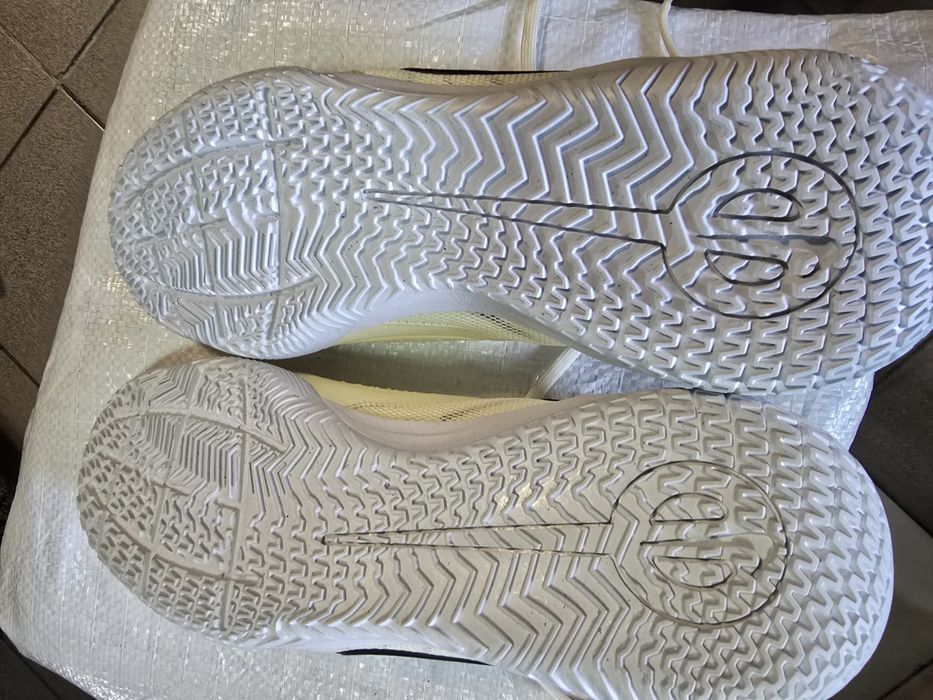 Футзалки Nike Tiempo Legend X Academy IC DV4341-700