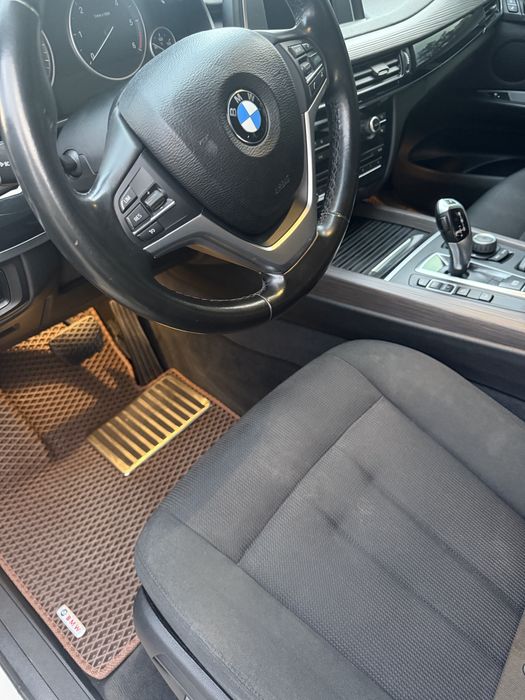 Продаю свій автомобіль .