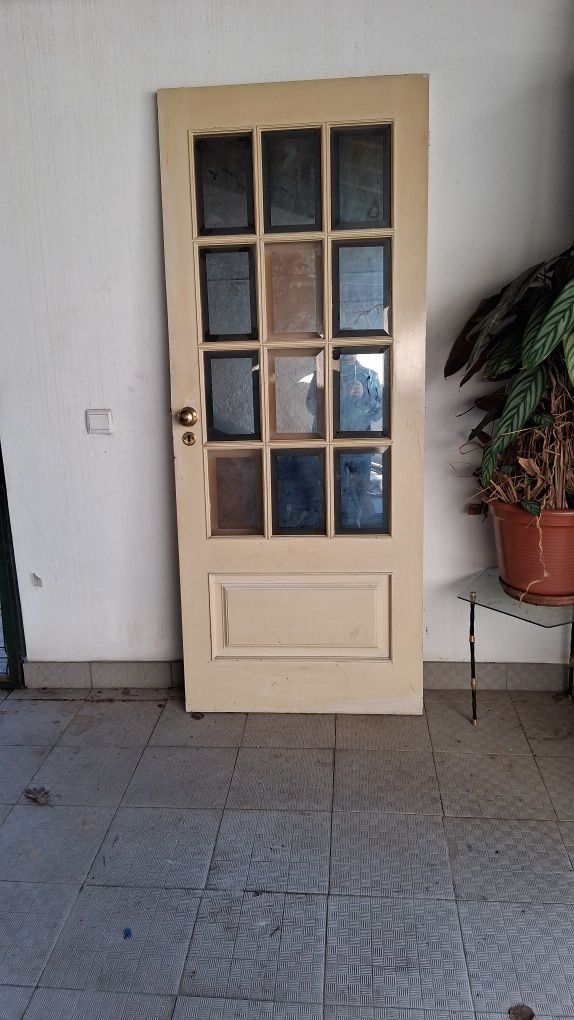 Porta com vidro de interior ou exterior