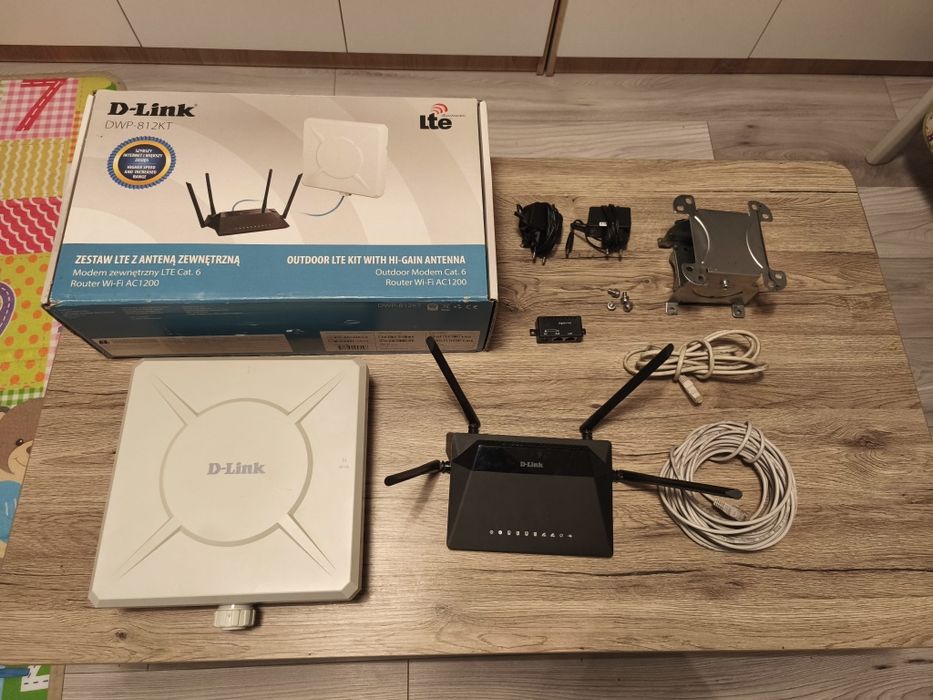 Router 4G LTE D-Link DWP-812 KT zestaw z anteną zewnętrzną