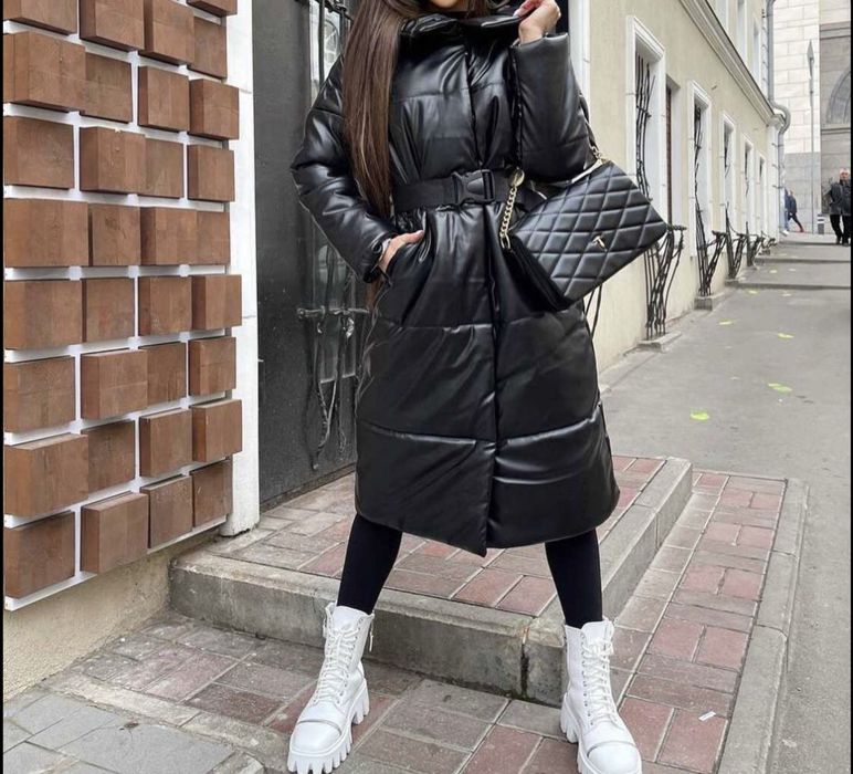 Подовжений пуховик з екошкіри