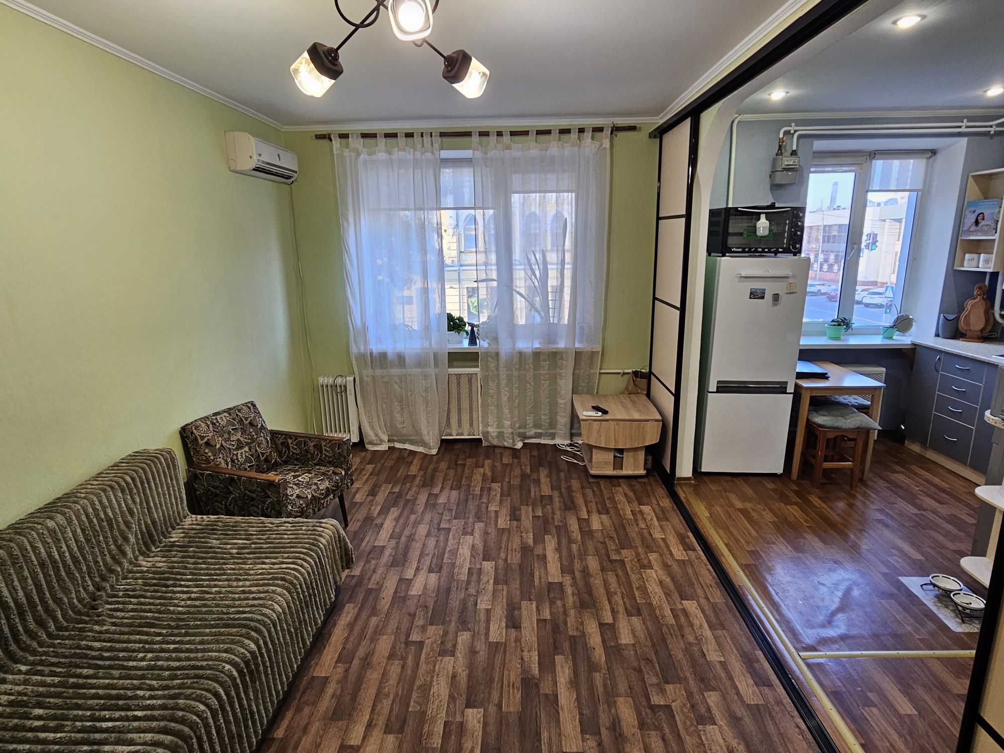 Продаж 1к квартири студія в центрі вул Хрещатик