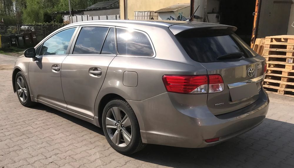 Toyota Avensis Toyota Avensis 2.0 diesel rok prod. 2014 r.