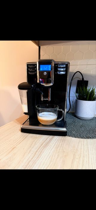 Ekspres ciśnieniowy Philips LatteGo EP5330