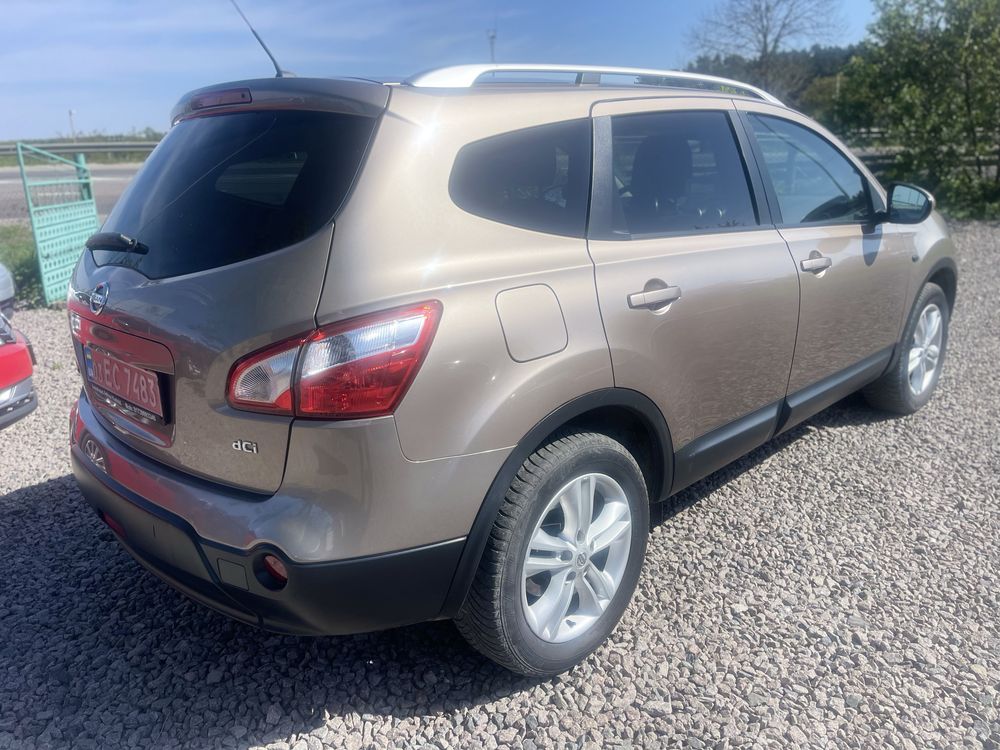 Nissan Qashqai+2