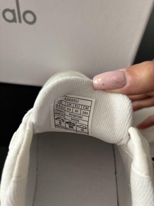 Alo Yoga sneakersy biale buty roz.38/39 miu