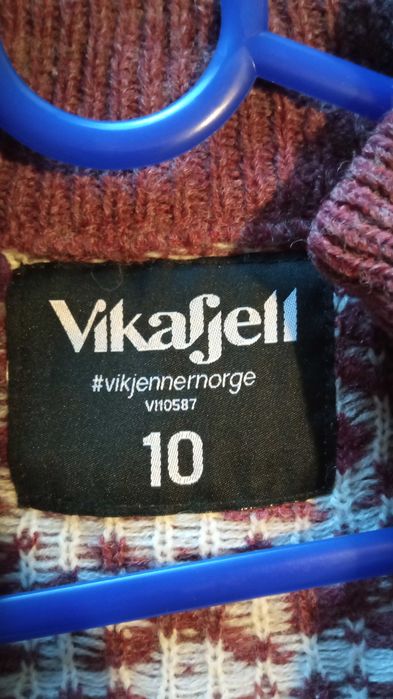 Sweter w gwiazdki z wełną wool rozmiar 134-140 Vikafjell