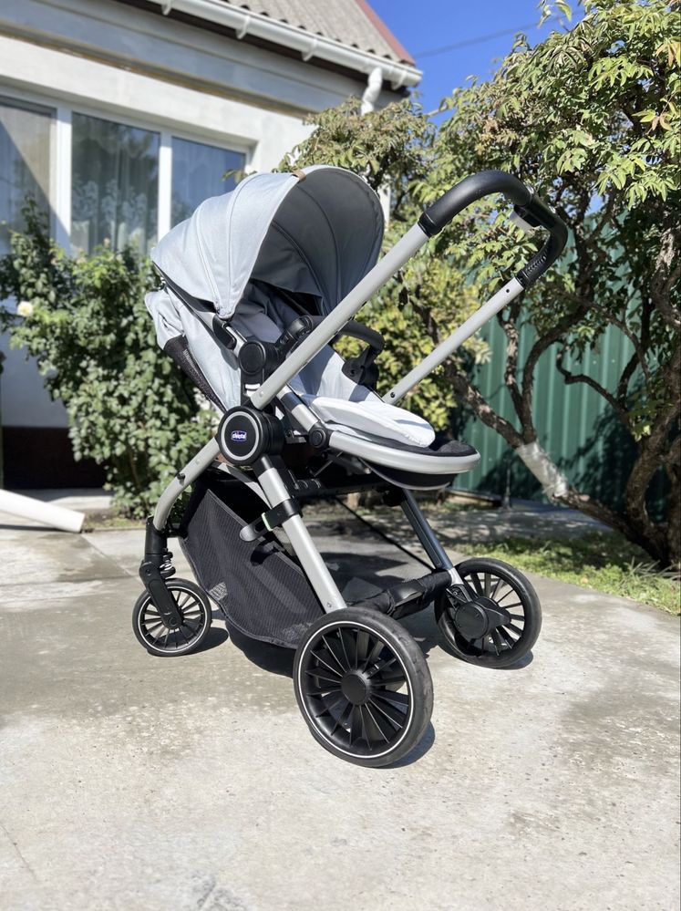 Коляска З в 1 Chicco