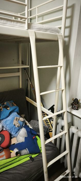 Łóżko piętrowe ikea Materac i półka z oświetleniem
