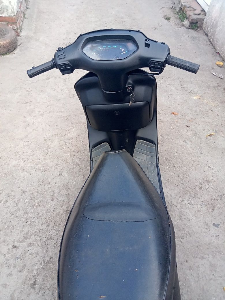 Продам двухмесний скутер honda lead