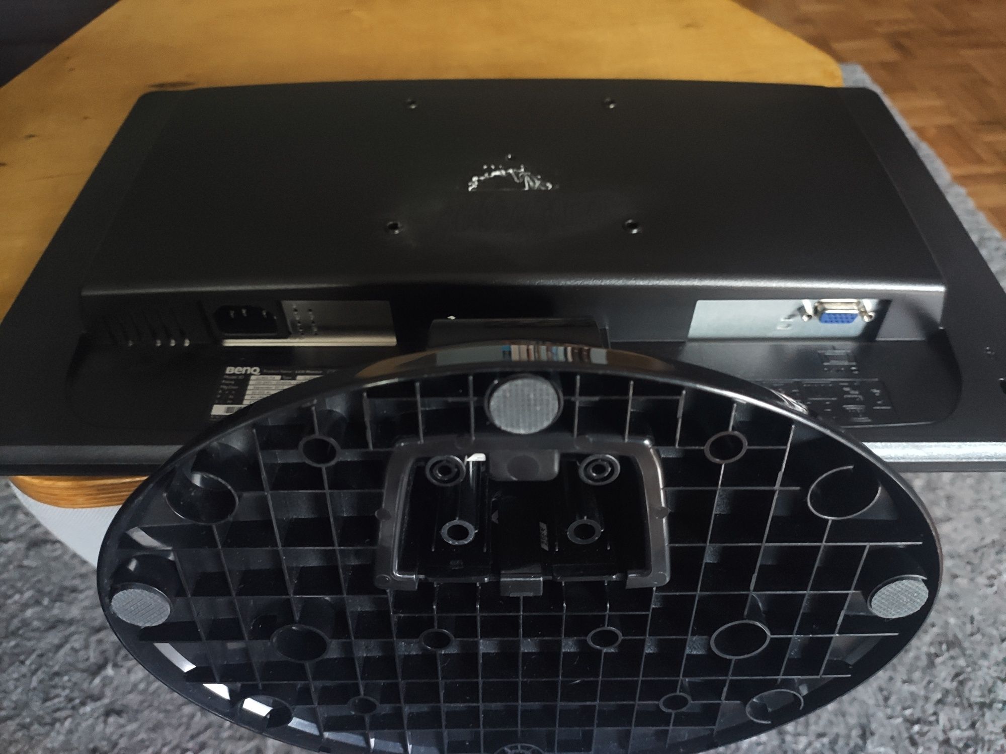 Monitor BENQ LED 17" + adapter HDMI