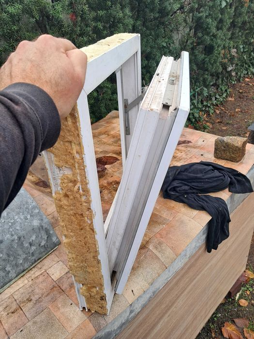 Sprzedam okienko PCV z rozbiórki. Stan dobry.