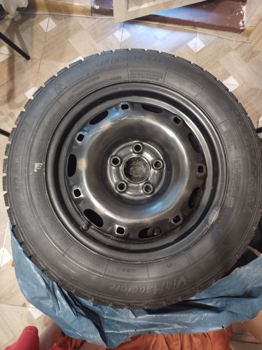 Шины на дисках комплект