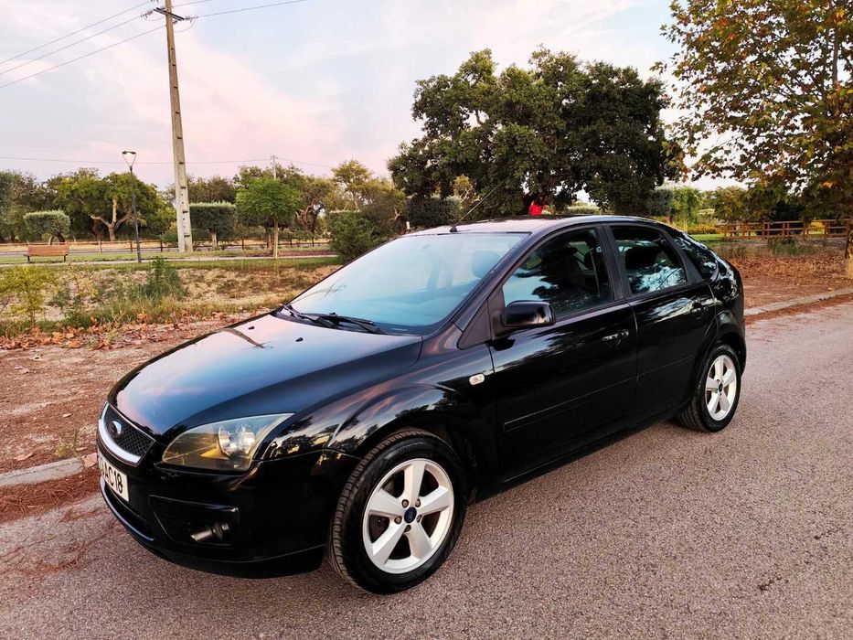Ford Focus 1.4 16v Sport - 05
