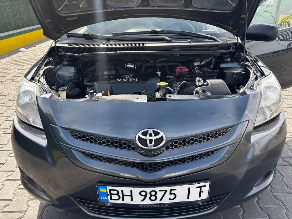 Продати Toyota Auris