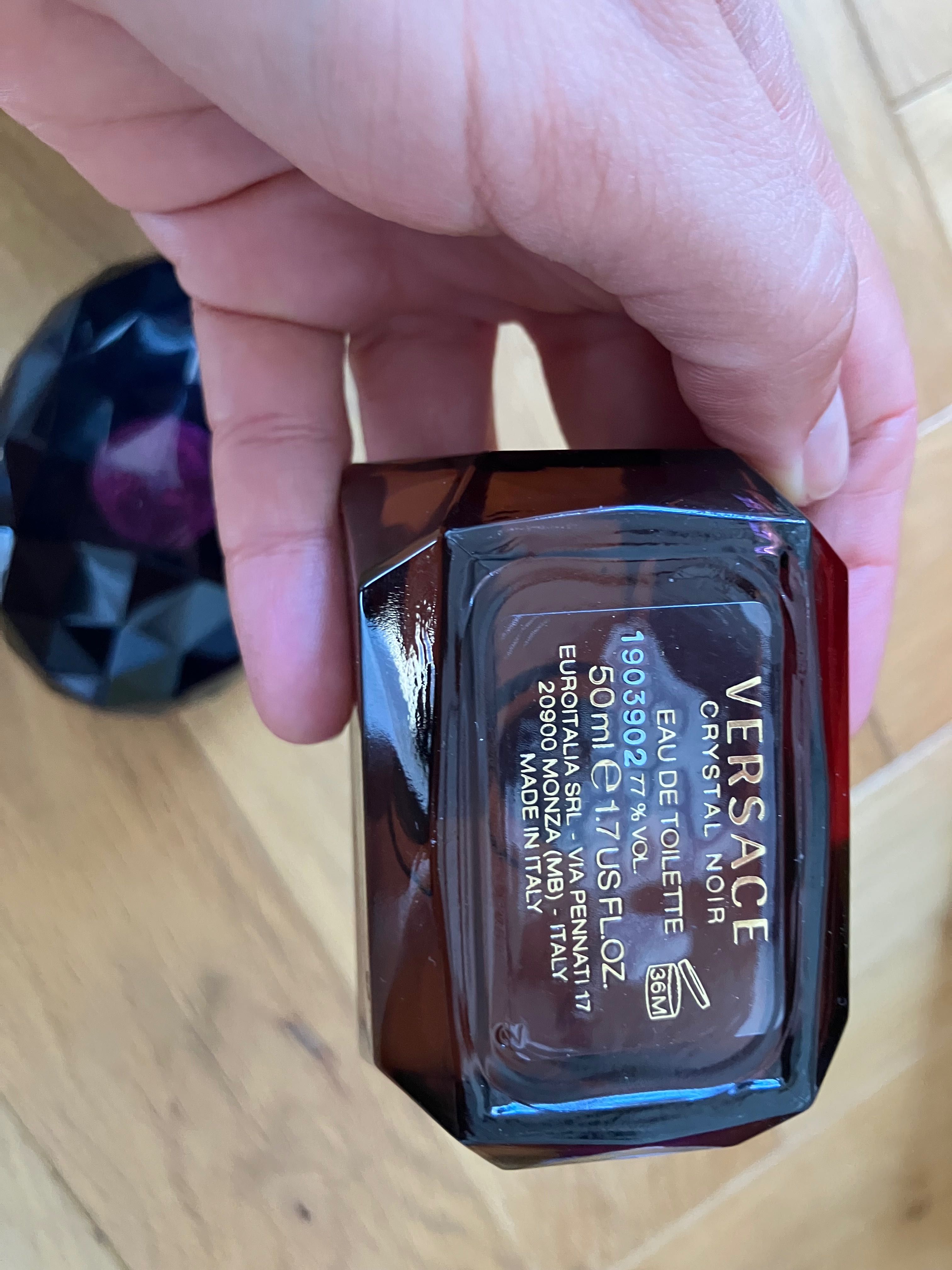 Versace Crystal Noir woda toaletowa dla kobiet 50 ml ubytek testowy