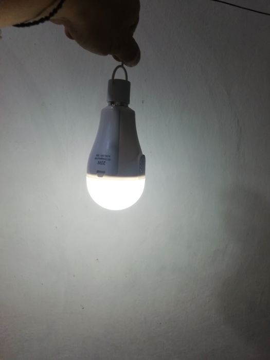 Продаю лампочка 2в1