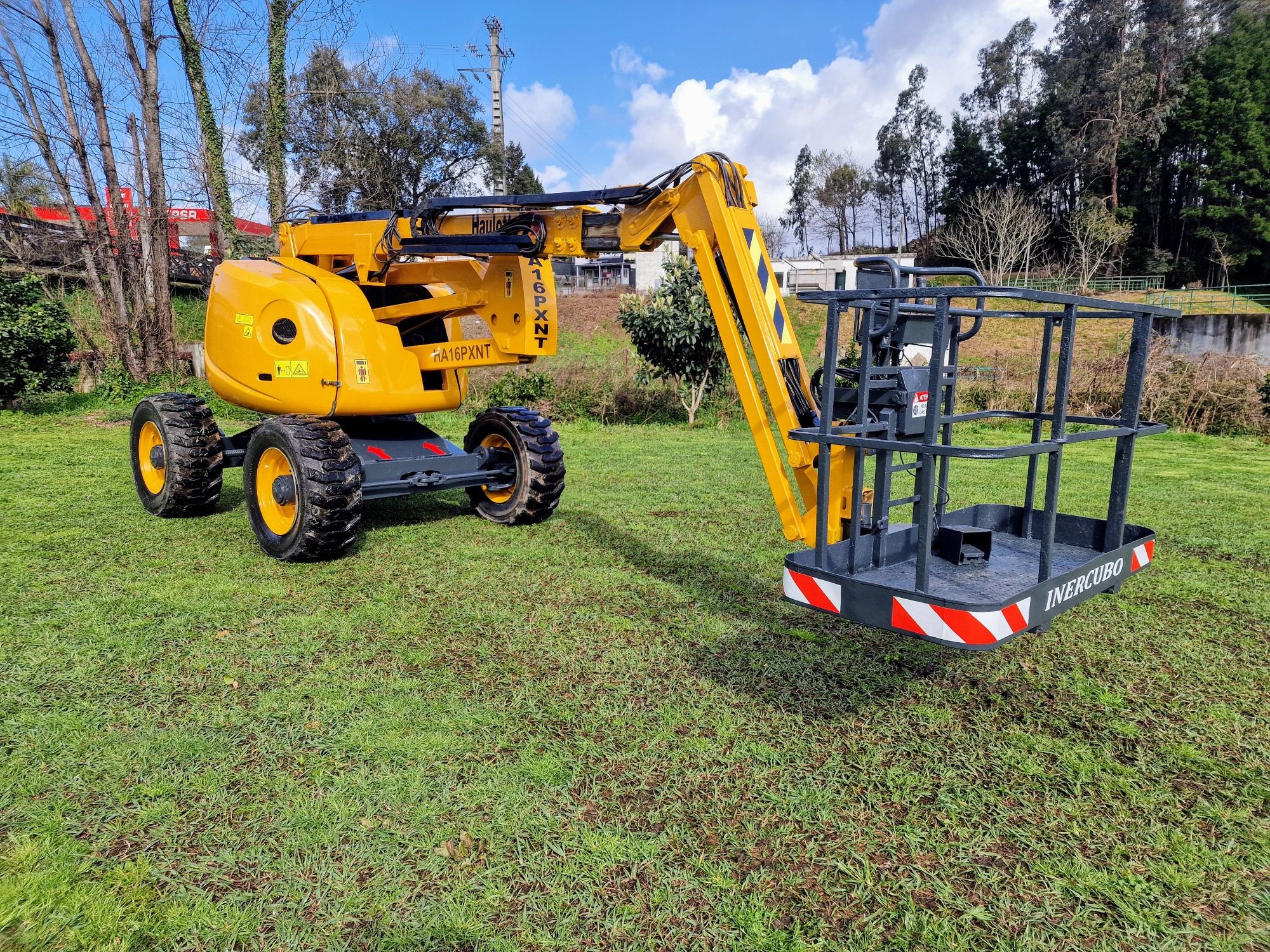 Plataforma elevatória haulotte 16 m