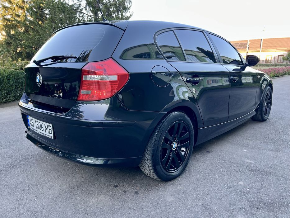 У продажy BMW 2.0 Бензин.Автомат