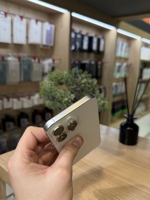 Б/у iPhone 15 Pro Max 256Gb White Titanium
